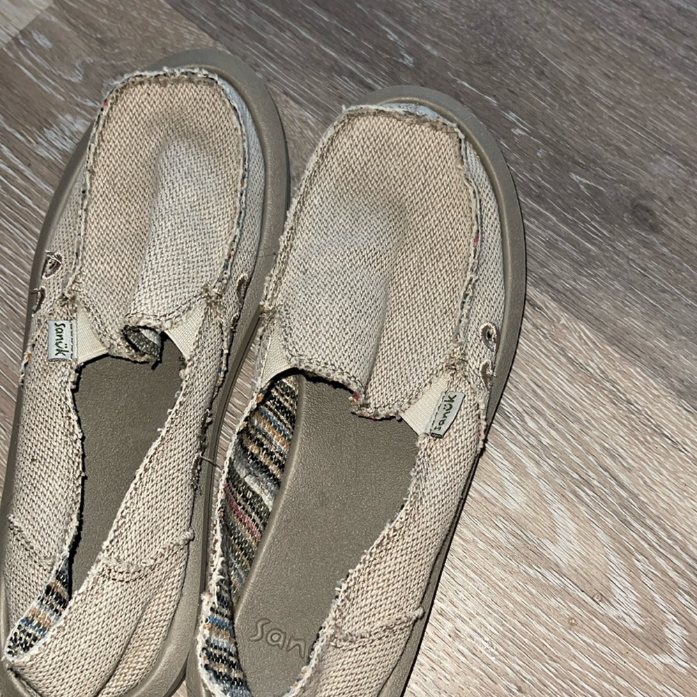 Sanuk slip on shoes